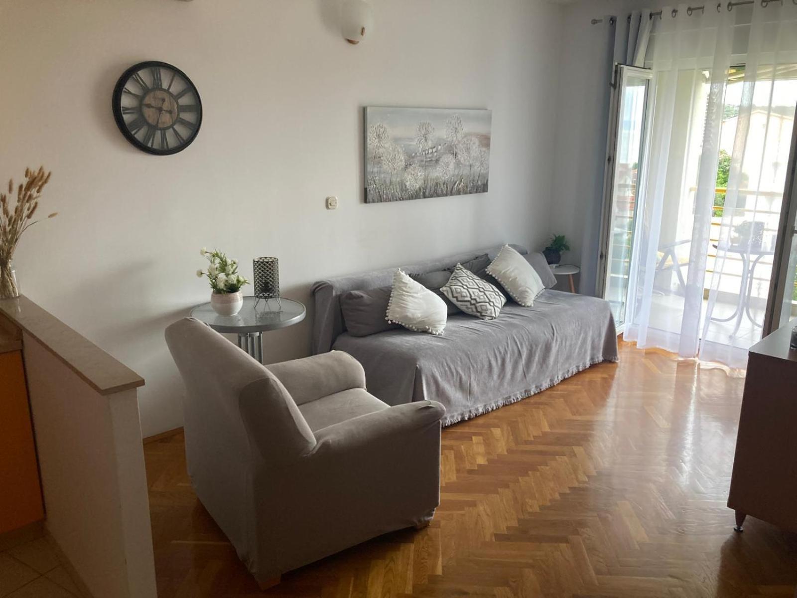 Coastal Calm Apartment Makarska